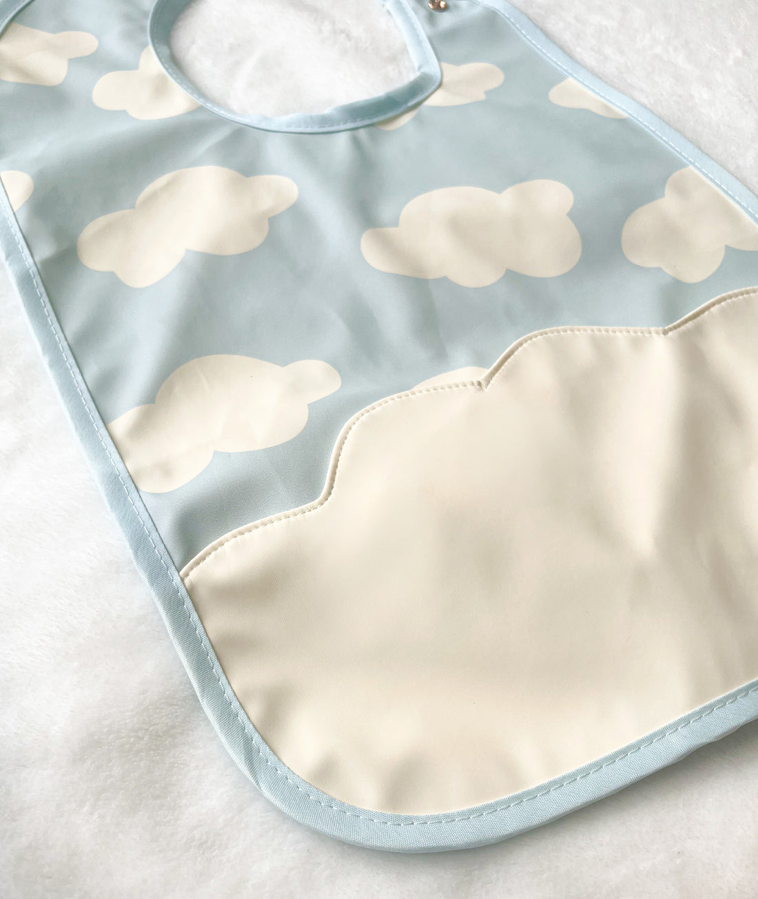 Cloudy | Bib